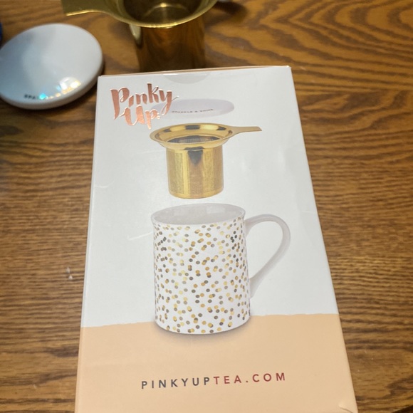 Tea cup - Picture 2 of 5